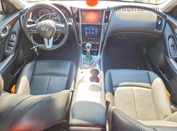 JN1EV7AR7JM611699 2018 INFINITI Q50 Gray Vista del salpicadero