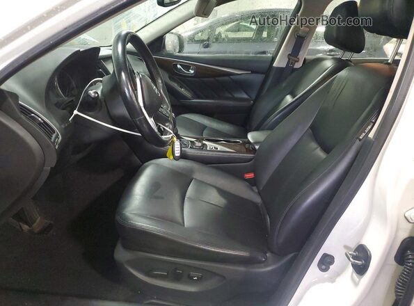 JN1EV7AR9JM437246 2018 INFINITI Q50 White Вид салону спереду