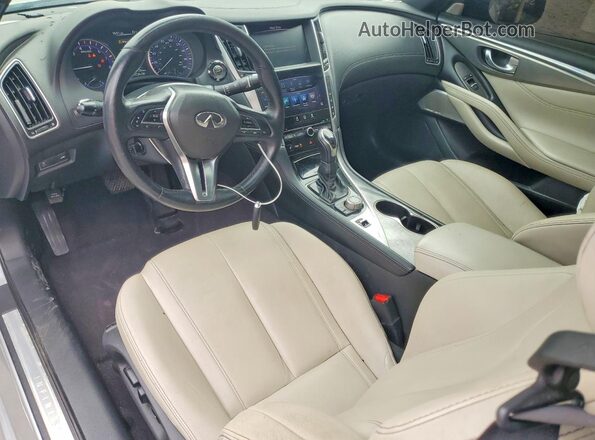 JN1EV7EK7HM363168 2017 INFINITI Q60 Silver Widok deski rozdzielczej
