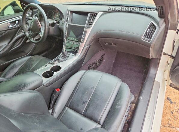 JN1EV7EK8JM343355 2018 INFINITI Q60 Белый Вид панели приборов