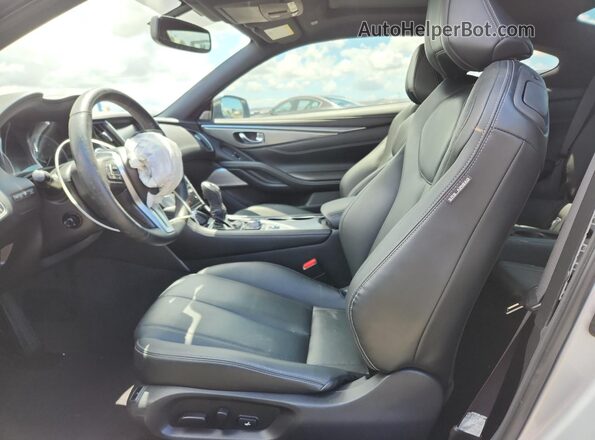 JN1EV7EK9JM340884 2018 INFINITI Q60 Silver Front interior view