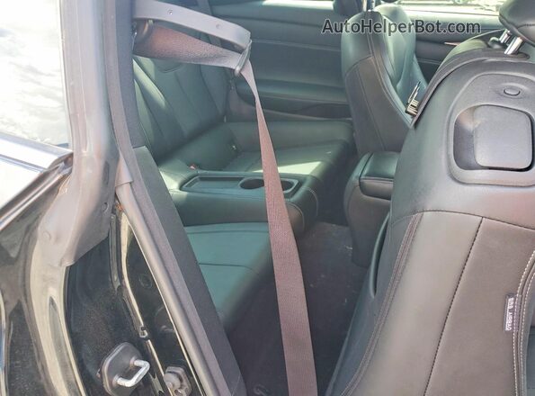 JN1EV7EL9JM391391 2018 INFINITI Q60 Black Rear seats view