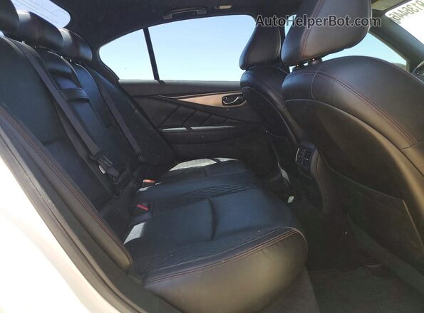 JN1FV7AP6JM461345 2018 INFINITI Q50 White Vista de los asientos traseros