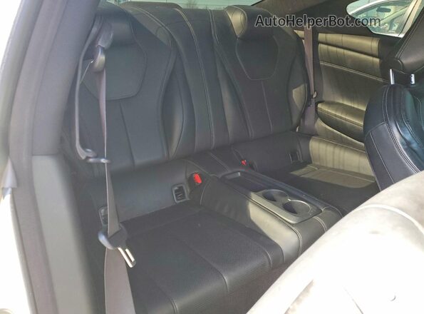JN1FV7EK6HM611530 2017 INFINITI Q60 White Widok tylnych siedzeń