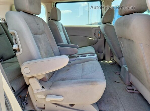 JN8AE2KP1G9150558 2016 NISSAN QUEST Серебряный Вид задней части салона