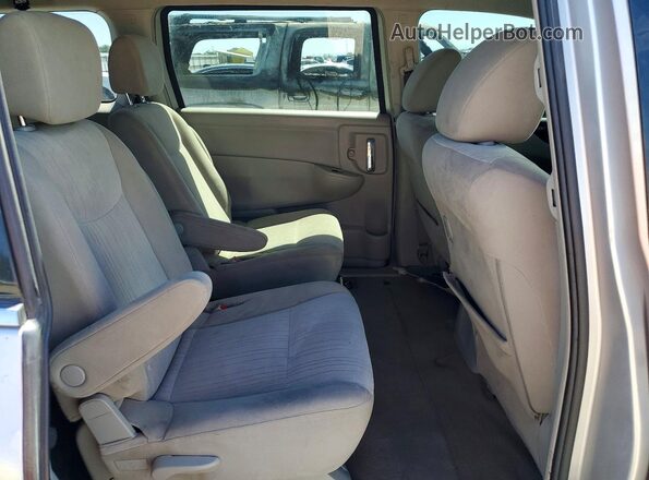 JN8AE2KP4G9153079 2016 NISSAN QUEST Silver Rear interior view