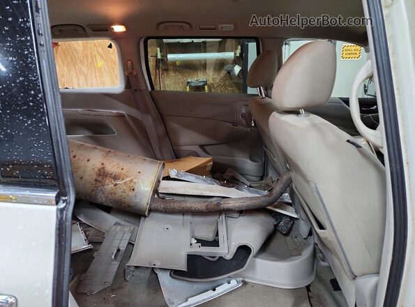 JN8AE2KP7G9151259 2016 NISSAN QUEST White Rear interior view