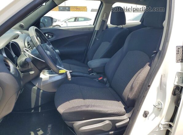 JN8AF5MR0HT701693 2017 NISSAN JUKE White Widok wnętrza z przodu