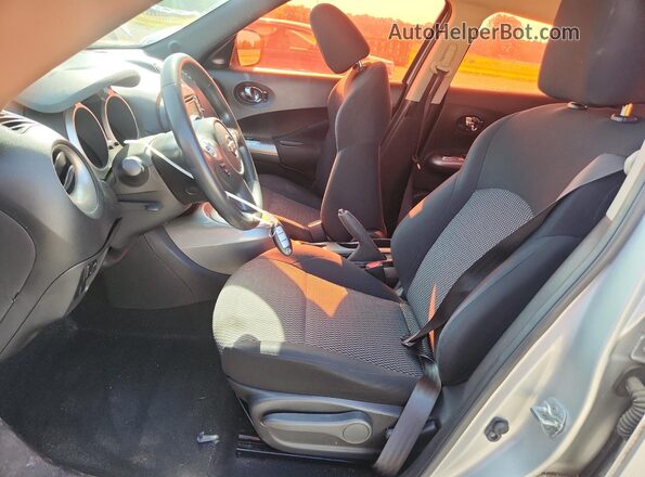 JN8AF5MR8HT704664 2017 NISSAN JUKE Silver Սալոնի դիմացի տեսք