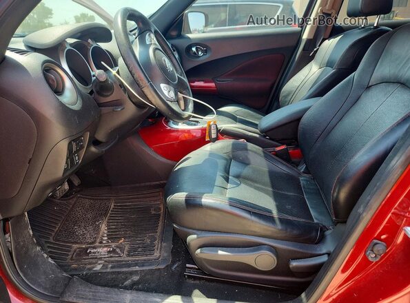 JN8AF5MV0GT660221 2016 NISSAN JUKE Burgundy Front interior view