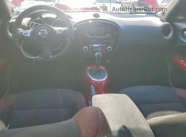 JN8AF5MV2HT750360 2017 NISSAN JUKE Red Vista del salpicadero