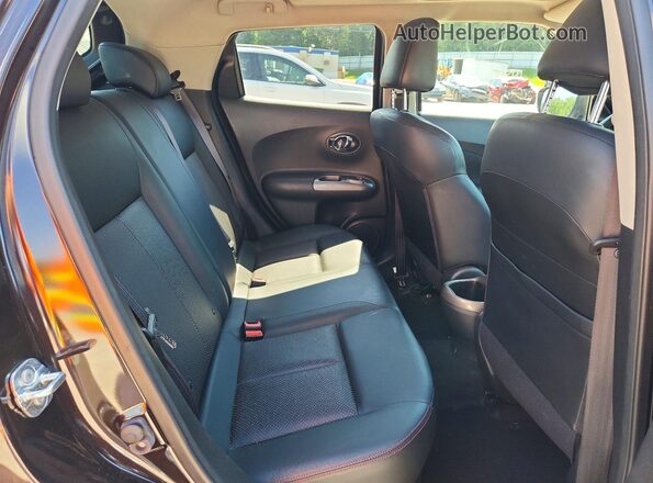JN8AF5MV5GT651952 2016 NISSAN JUKE Black Vista interior trasera