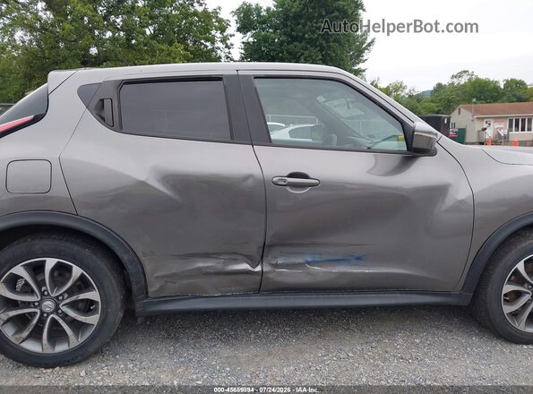 JN8AF5MV8HT752579 2017 NISSAN JUKE Gray 