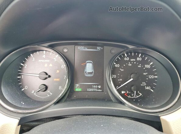 JN8AT2MT0HW384547 2017 NISSAN ROGUE Black Widok zestawu wskaźników