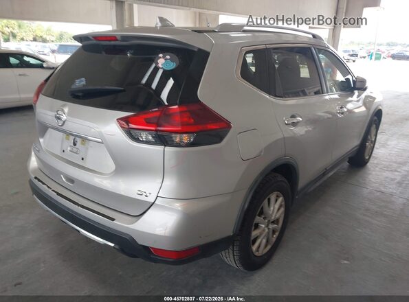 JN8AT2MT0JW453954 2018 NISSAN ROGUE Silver Tył prawy