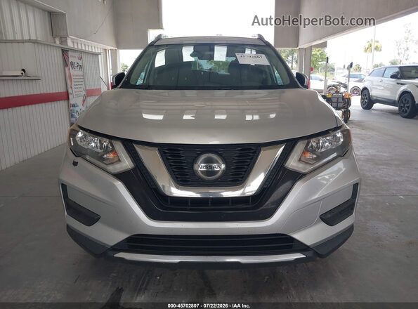 JN8AT2MT0JW453954 2018 NISSAN ROGUE Silver Widok zestawu wskaźników