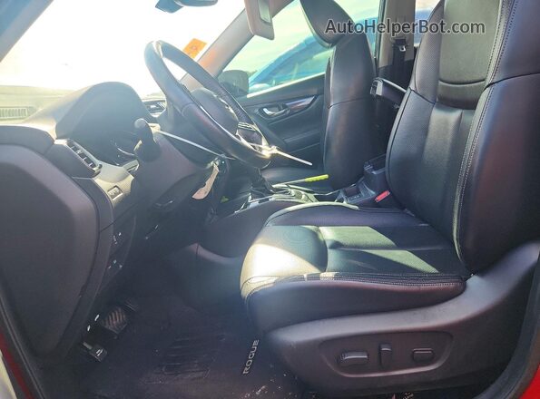 JN8AT2MT1HW404143 2017 NISSAN ROGUE Красный Вид салона спереди