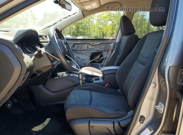 JN8AT2MT1JW462274 2018 NISSAN ROGUE Gray Front interior view