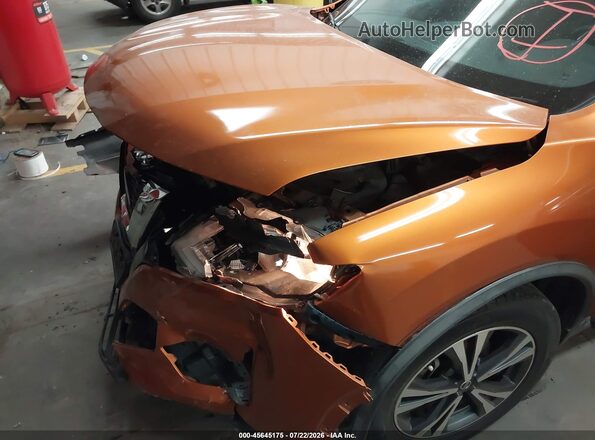 JN8AT2MT1LW007993 2020 NISSAN ROGUE Orange Front view