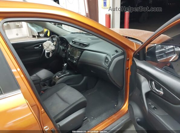 JN8AT2MT1LW007993 2020 NISSAN ROGUE Orange Front interior view