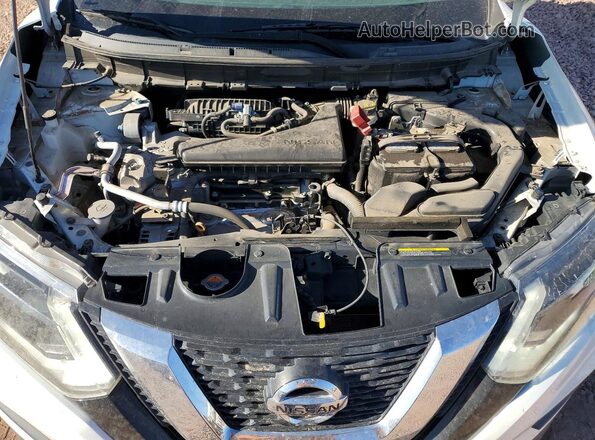 JN8AT2MT2HW146697 2017 NISSAN ROGUE White Widok komory silnika