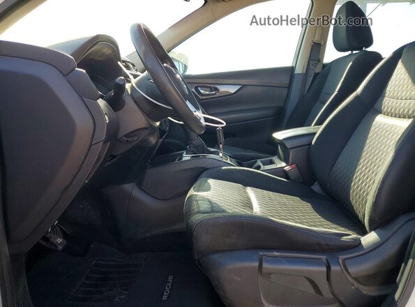 JN8AT2MT2HW146697 2017 NISSAN ROGUE White Widok wnętrza z przodu