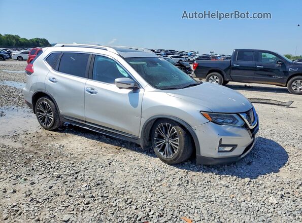 JN8AT2MT2HW149292 2017 NISSAN ROGUE Silver Front right