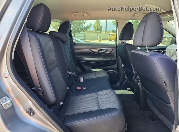 JN8AT2MT2HW406824 2017 NISSAN ROGUE Gray Вид задніх сидінь