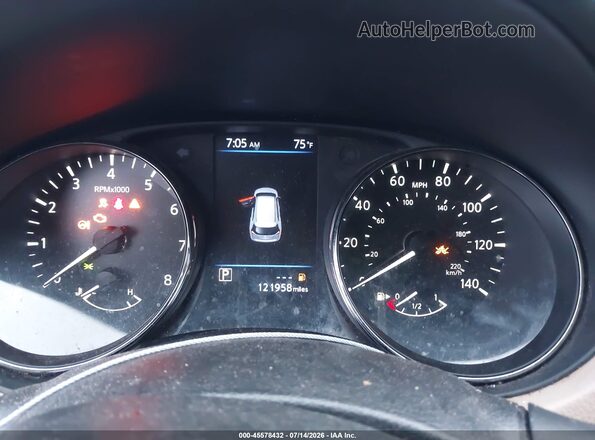 JN8AT2MT2JW452501 2018 NISSAN ROGUE White Widok tylnych siedzeń
