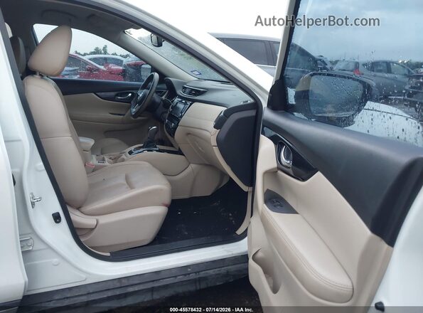 JN8AT2MT2JW452501 2018 NISSAN ROGUE White Widok wnętrza z przodu