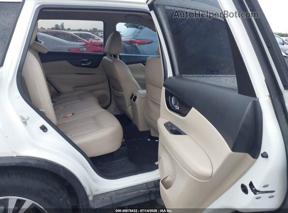 JN8AT2MT2JW452501 2018 NISSAN ROGUE White Widok naklejki z numerem VIN
