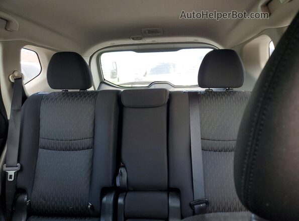JN8AT2MT2JW461456 2018 NISSAN ROGUE Blue Widok tylnych siedzeń