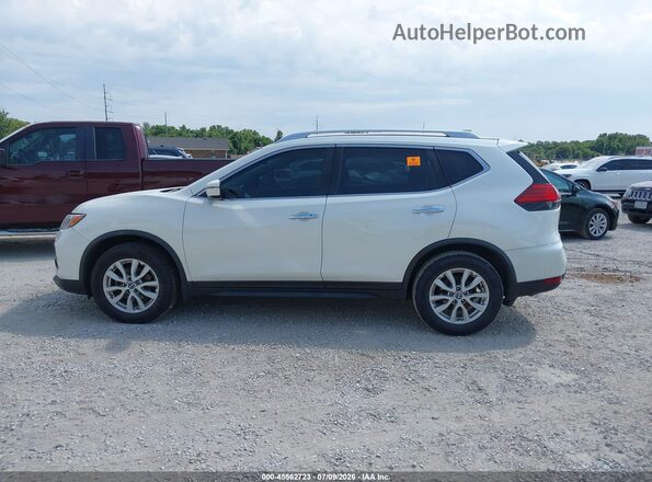 JN8AT2MT3HW144974 2017 NISSAN ROGUE White Սալոնի 360 աստիճան տեսք