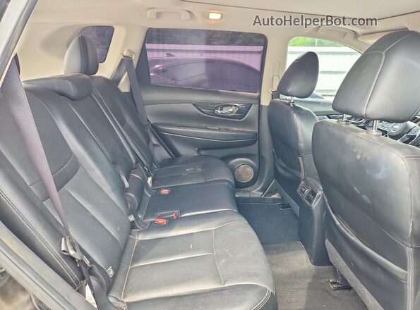 JN8AT2MT3HW399155 2017 NISSAN ROGUE Black Սալոնի հետևի տեսք