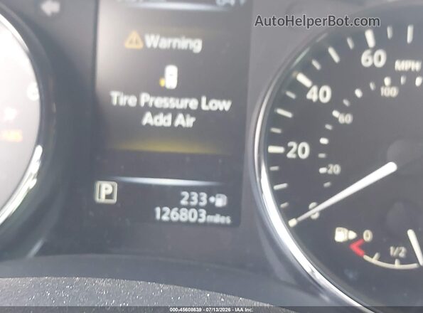 JN8AT2MT3HW399317 2017 NISSAN ROGUE White Vista de los asientos traseros