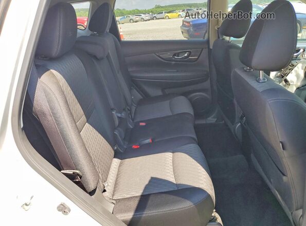 JN8AT2MT3JW470473 2018 NISSAN ROGUE Silver Սալոնի հետևի տեսք