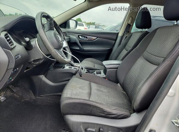 JN8AT2MT3LW001869 2020 NISSAN ROGUE Silver Front interior view