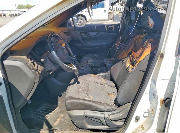 JN8AT2MT3LW033169 2020 NISSAN ROGUE White Front interior view
