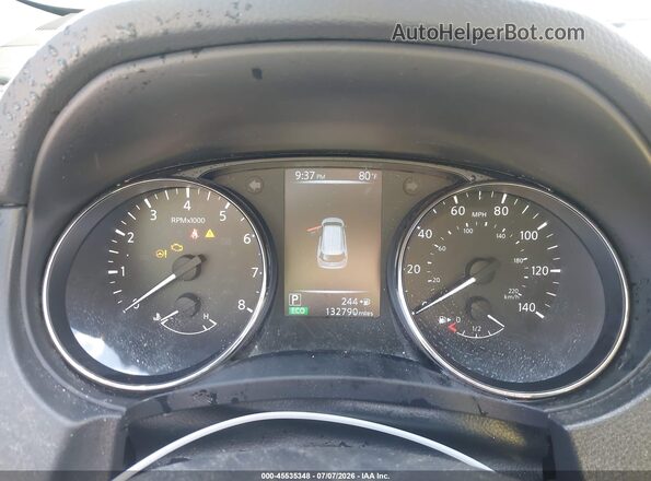 JN8AT2MT4HW137614 2017 NISSAN ROGUE Серый Вид задних сидений
