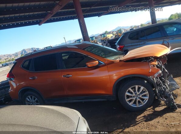 JN8AT2MT4HW388732 2017 NISSAN ROGUE Orange Вид задньої частини салону