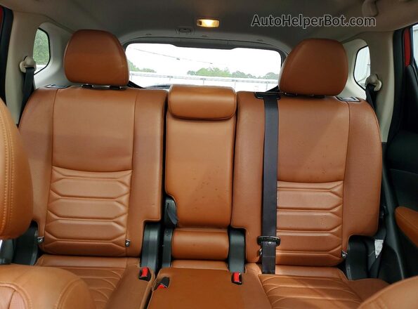 JN8AT2MT4HW407814 2017 NISSAN ROGUE Red Հետևի նստատեղերի տեսք