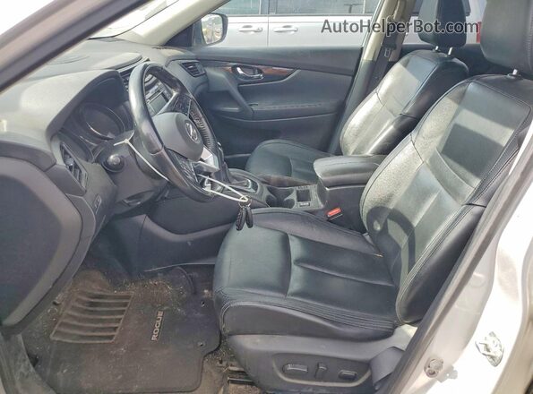 JN8AT2MT4JW465556 2018 NISSAN ROGUE Silver Vista interior delantera