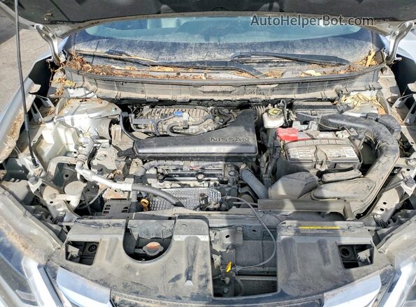 JN8AT2MT4JW465556 2018 NISSAN ROGUE Silver Vista del compartimento del motor