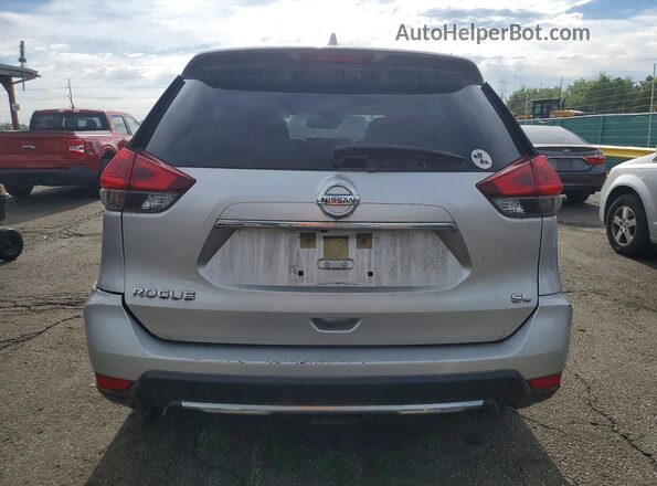 JN8AT2MT4JW465556 2018 NISSAN ROGUE Silver Vista trasera