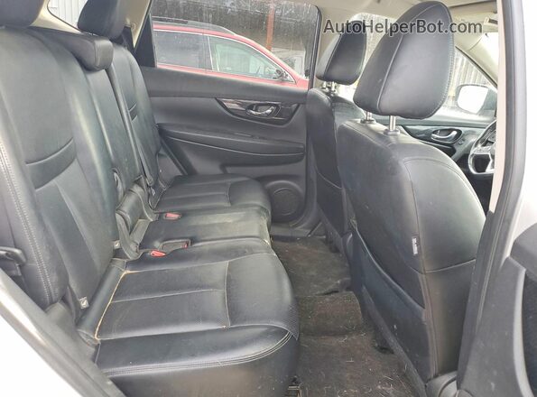 JN8AT2MT4JW465556 2018 NISSAN ROGUE Silver Vista interior trasera