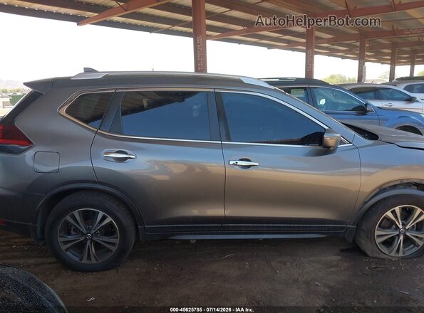 JN8AT2MT4KW264029 2019 NISSAN ROGUE Gray Vista interior trasera