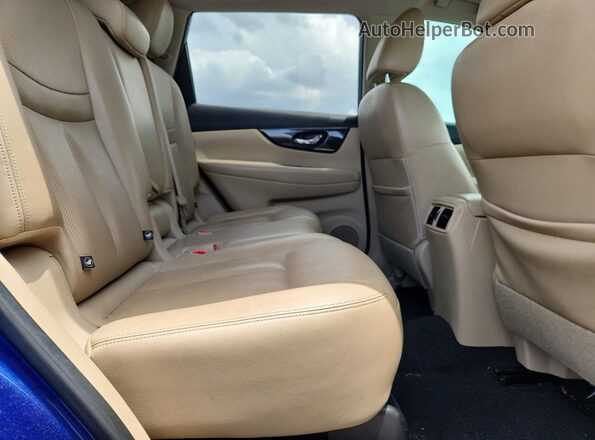JN8AT2MT5HW140697 2017 NISSAN ROGUE Blue Widok wnętrza z tyłu