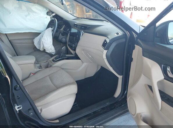 JN8AT2MT5HW145575 2017 NISSAN ROGUE Black Вид салону спереду