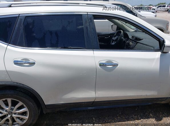 JN8AT2MT5LW015417 2020 NISSAN ROGUE White Widok wnętrza z tyłu