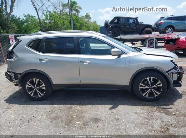 JN8AT2MT6KW259141 2019 NISSAN ROGUE Silver 360 interior view